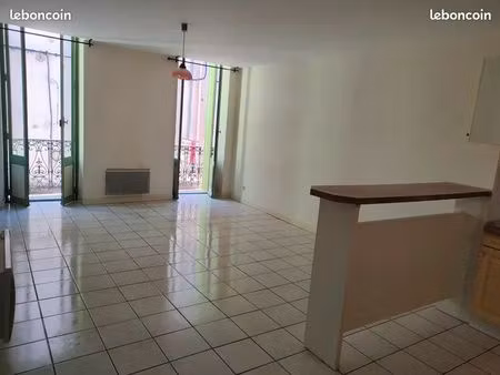 appartement cv sumene 54m² traversant 2 chambres sdb wc séparé plein pied