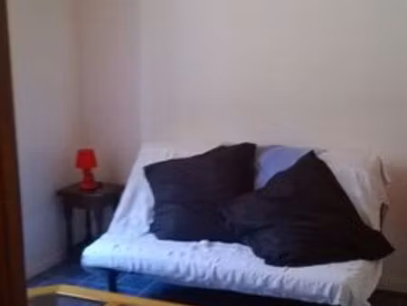 loue meublé dans une maison e village