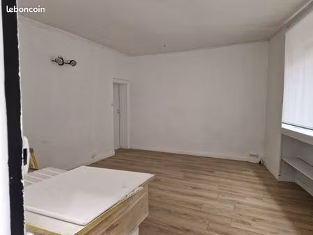 local commercial hyper centre