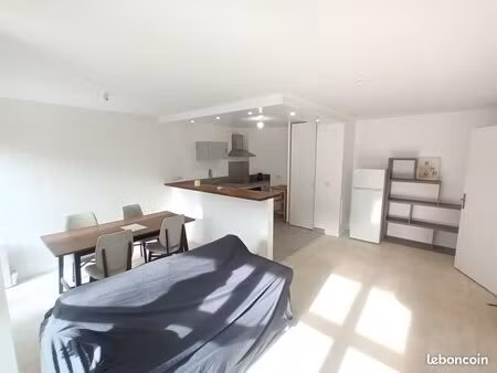 appartement 2 pièces - 52m² + 9m² de terrasse privative proche pleyel