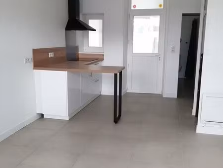 maison une chambre + bureau