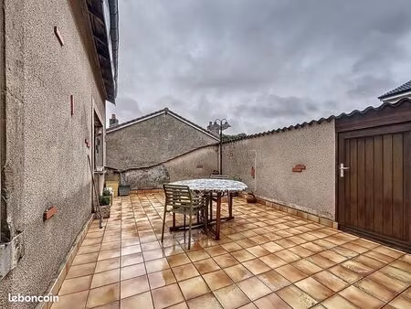 f4 80m2 avec terrasse