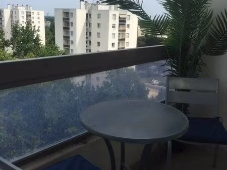 location studio meublé