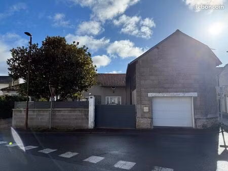 maison 110m² – 3 chambres – centre lencloître à pied
