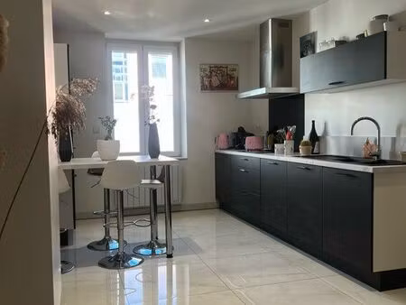 appartement 3 pièces 63m3 centre ville 700 euros