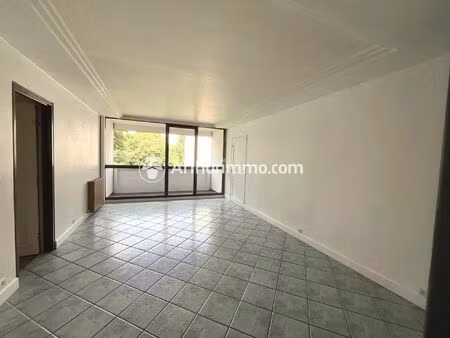 location appartement 4 pièces 83 m2 à savigny-le-temple