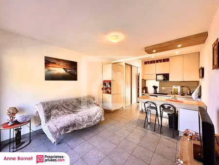 studio 24 10 m2  terrasse  parking collectif