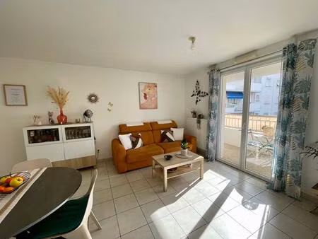 rare à la vente - t2 récent avec terrasse et garage - toulon (83100)