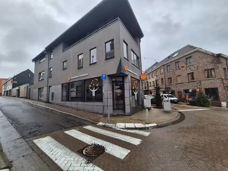 handelspand te huur op topligging in wetteren.