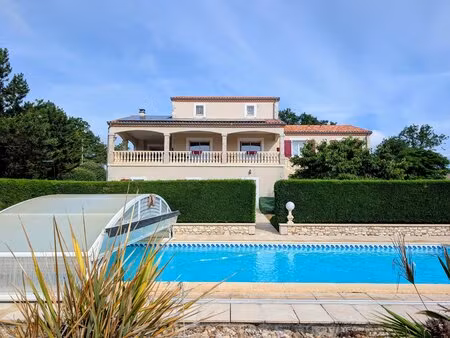 superbe maison contemporaine de 5 chambres avec piscine et 2 garages
