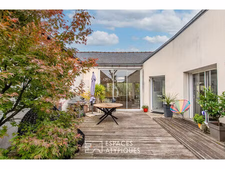 maison d'architecte avec piscine dans environnement privilégié