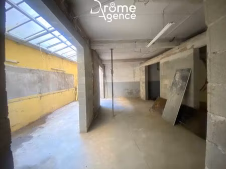 location commerce 4 pièces 76 m² à romans-sur-isère (26100)