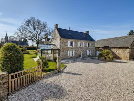 vente maison 15 pièces 360 m² scaër (29390)