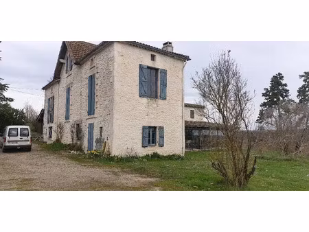 vente propriété 10 pièces 395 m² à montaigu-de-quercy (82150)  368 000 €
