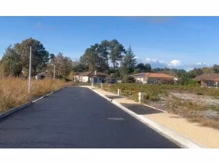 vente terrain 575 m² madirac (33670)