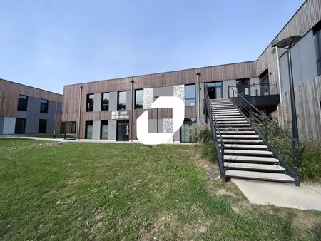 a vendre ou a louer  superbes cellules tres lumineuses