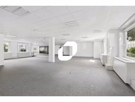 a louer  surfaces rdc + jardin