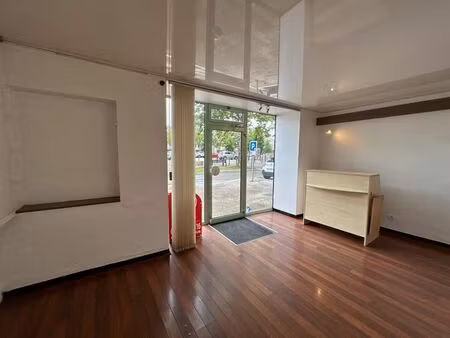 location local commercial 37m2 barcelonne-du-gers 32720 - 402 € - surface privée