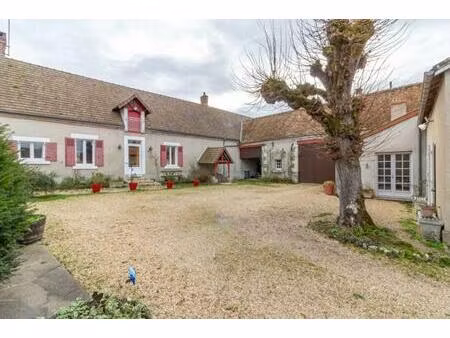 maison de 6 pièces de 212 m² à chabris