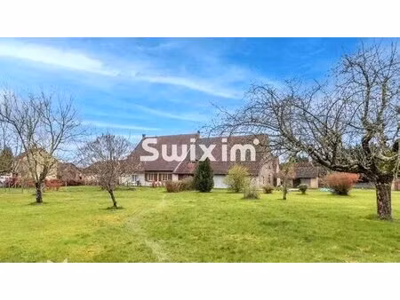 maison avec dépendances et 14436m2 de terrain