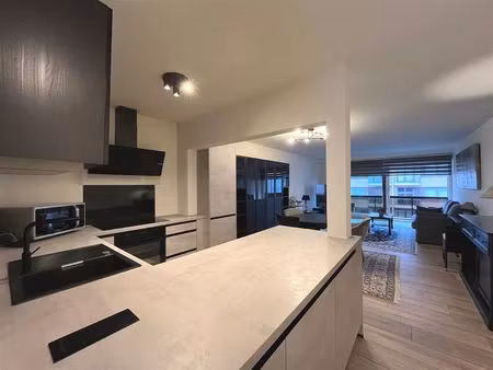 appartement te koop in knokke-heist met 2 slaapkamers