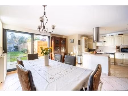 charmante maison 6 pièces avec jardin à montlignon