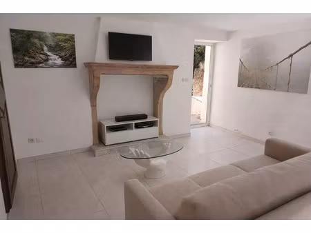 location maison 2 pièces 48 m² à grillon (84600)