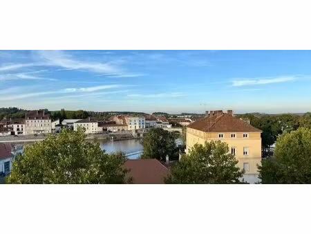 location appartement 4 pièces 93 m² à gray (70100)