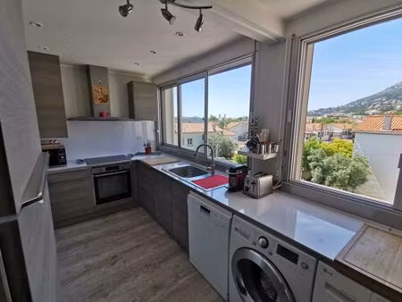 location appartement 5 pièces 82 m² à toulon (83000)