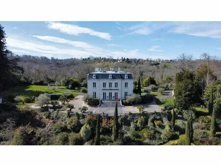 vente chateau 12 pièces 531m2 pau 64000 - 1800000 € - surface privée