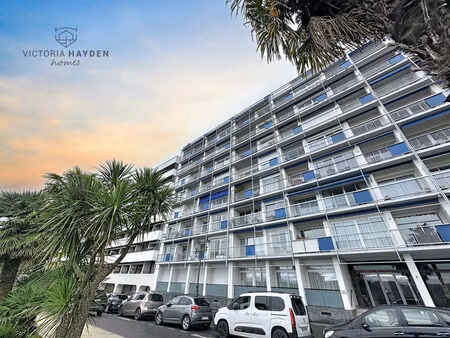 vente appartement 3 pièces 68m2 pau 64000 - 410000 € - surface privée