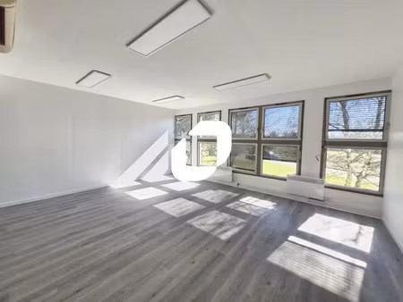 location bureau torcy 77200