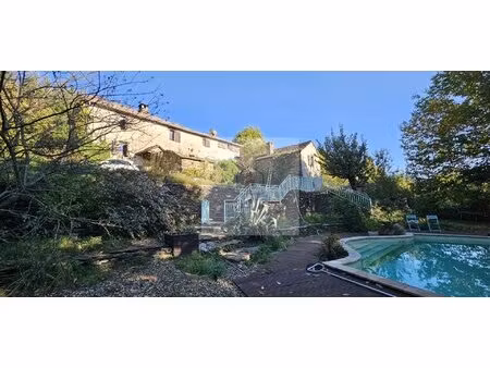 propriété cévenoles avec maisons  terrain  calme