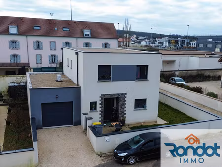 maison 137m2 environ / 7 pieces / 4 chambres / terrain 319m2