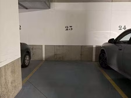 location garage box et parking à laval (53000) : à louer / 12m² laval