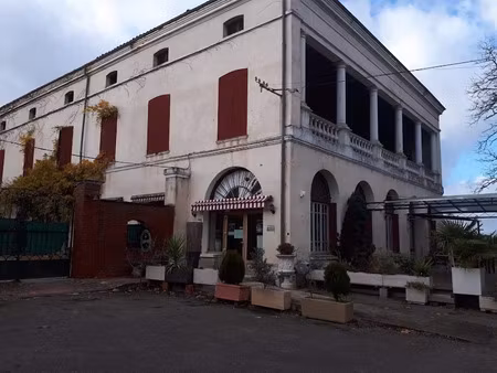 vente propriété 14 pièces 1000 m² à castelsarrasin (82100)  730 000 €