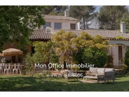 vente maison 8 pièces 230 m² à aix-en-provence (13090)  1 450 000 €
