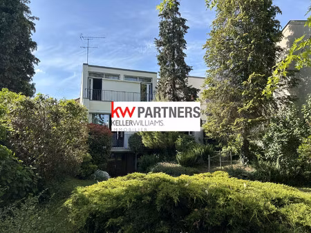 grande maison familiale à chaville avec jardin