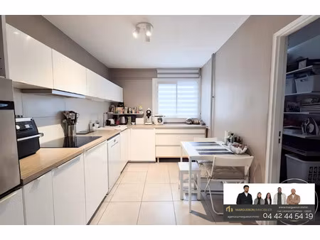 vente appartement 4 pièces 81.59 m² à martigues (13500)  204 000 €
