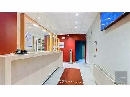 option! surface commerciale/bureaux sur +/- 215m²