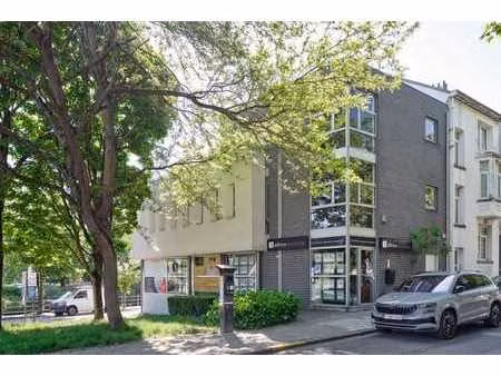 maison d’architecte avec vue sur le canal