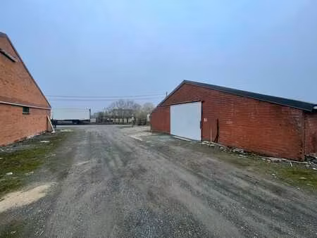 magazijn met centrale ligging te lichtervelde