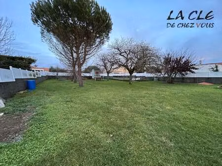 vente terrain à benet (85490) : à vendre / benet