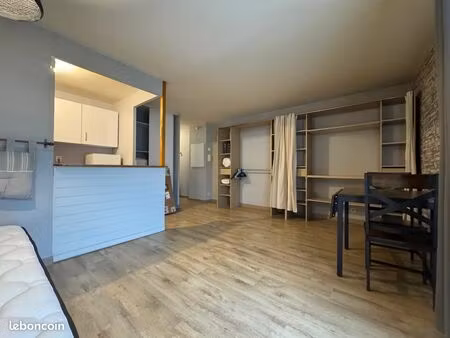 studio 1 pièce 32 m²