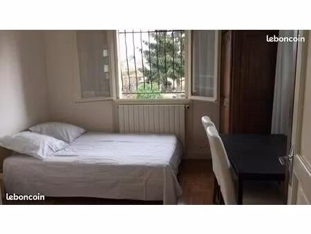 studio t1bis meublé - 10 min gare - charges incluses