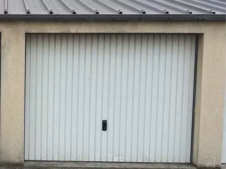 location garage 28m2