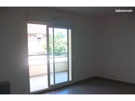 studio 1 pièce 28 m²