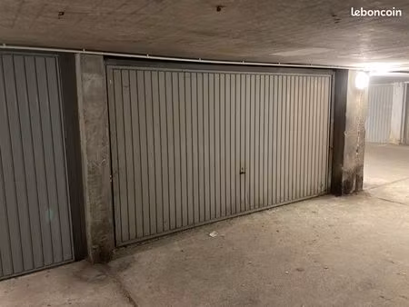 grand garage de 23m2