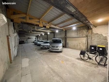 place de parking / stationnement dans garage sécurisé
