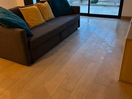 a. 7. km de libourne